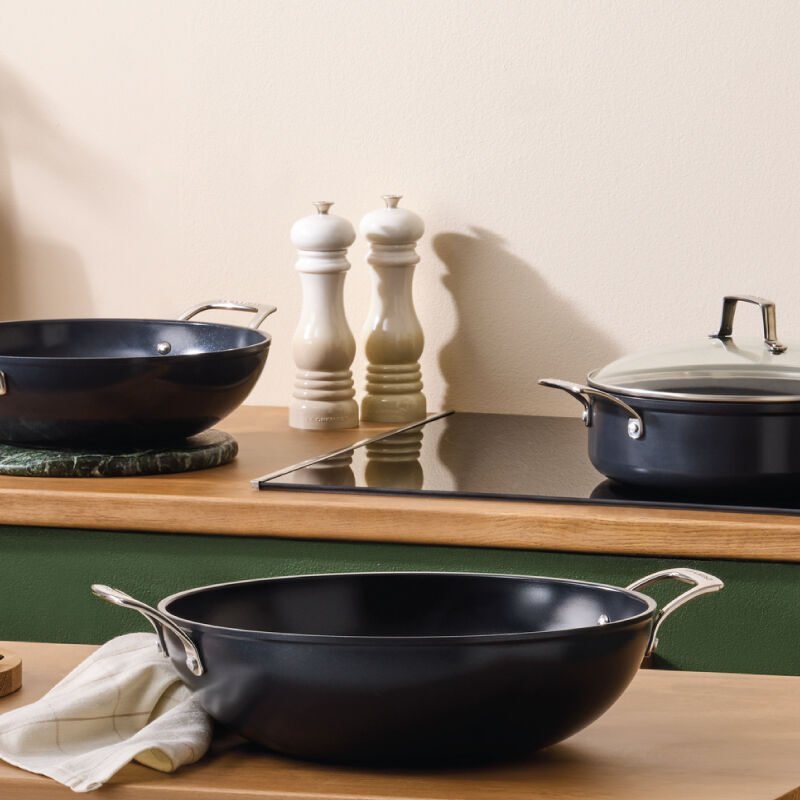 Essential Non-stick Ceramic Wok - Image 6
