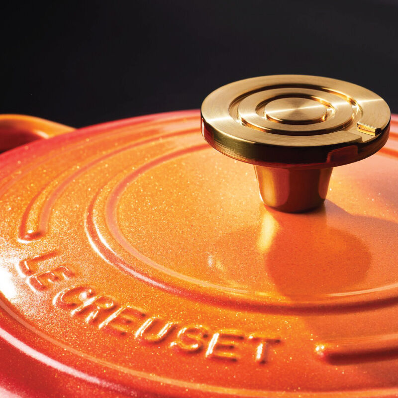 Signature Round Dutch Oven with Crucible Knob - Image 15