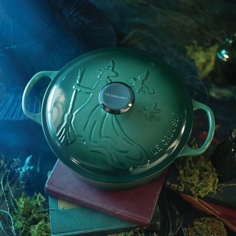 Wicked Collection Elphaba Embossed Signature Round Dutch Oven - Image 6